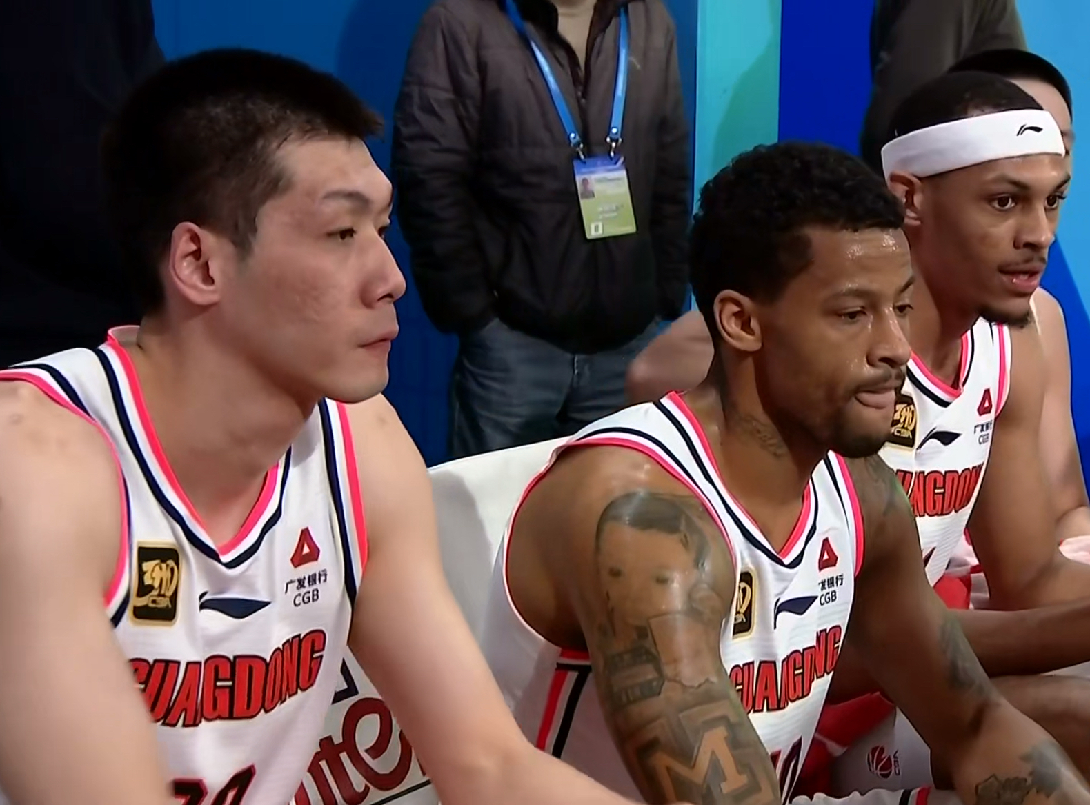 综合体育关于今夜广东宏远备战法国杯，造点机会细节曝光，更衣室稳定，轮换策略成焦点的信息