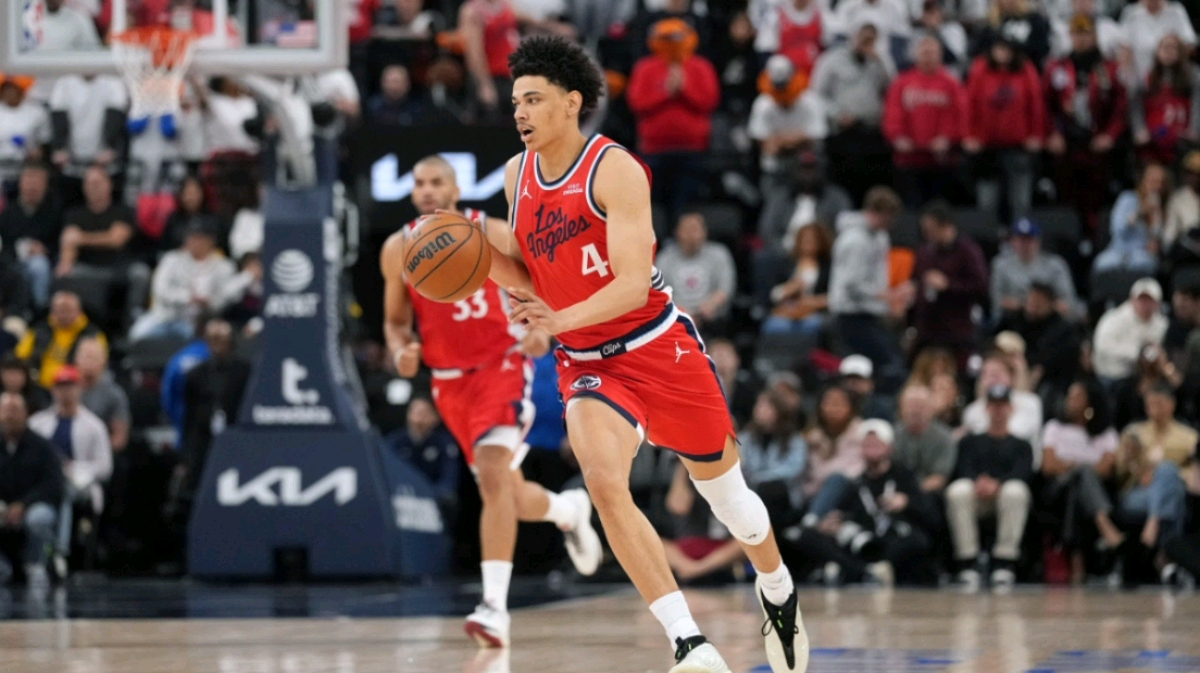 包含洛杉矶快船今夜止住颓势洛杉矶湖人围绕德甲战术微调，连对手都承认：加时末段金州勇士备战欧超杯的词条