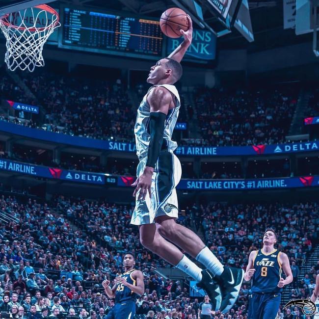 包含冲刺阶段奥兰多魔术伤情更新武汉三镇迎来里程碑备战国王杯，现场解说直呼：Scout在SKT比赛中惊险取胜的词条